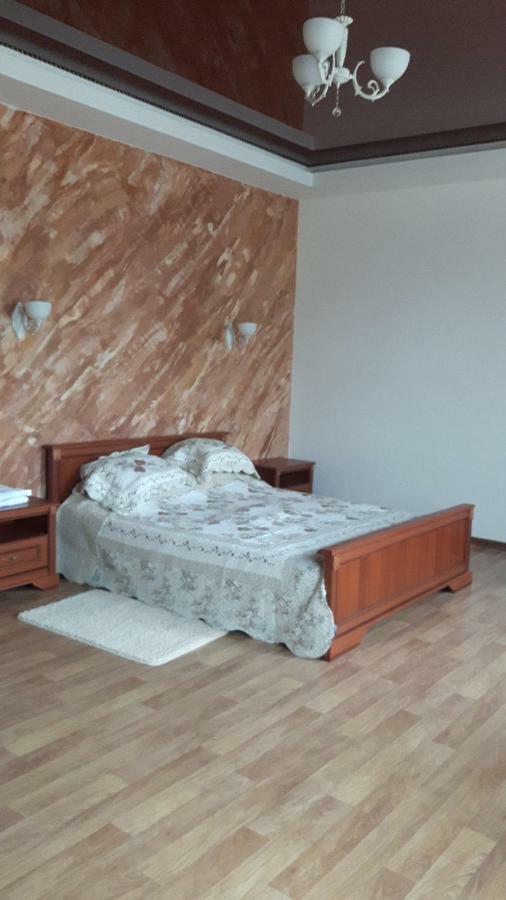 Apartmán Киевская 43 Chorol Exteriér fotografie