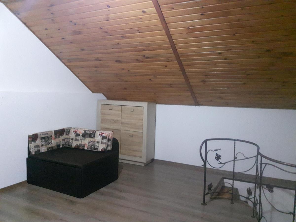 Apartmán Киевская 43 Chorol Exteriér fotografie